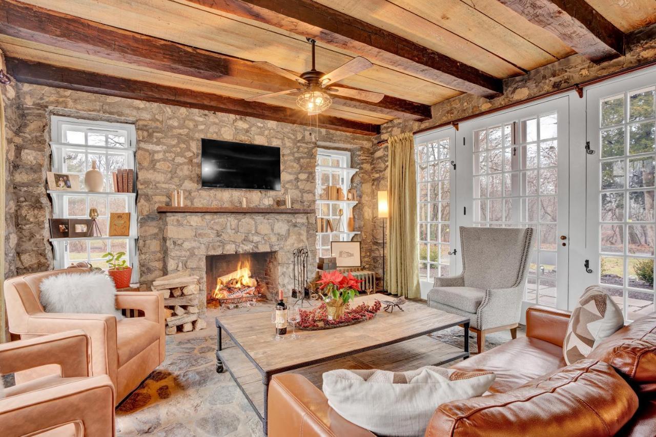 Chimney Hill Estate Inn Ламбертвилл Экстерьер фото