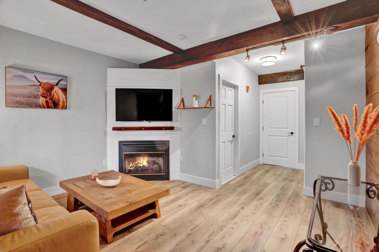 Chimney Hill Estate Inn Ламбертвилл Экстерьер фото